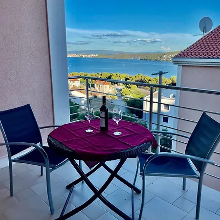Luciana Apartament *