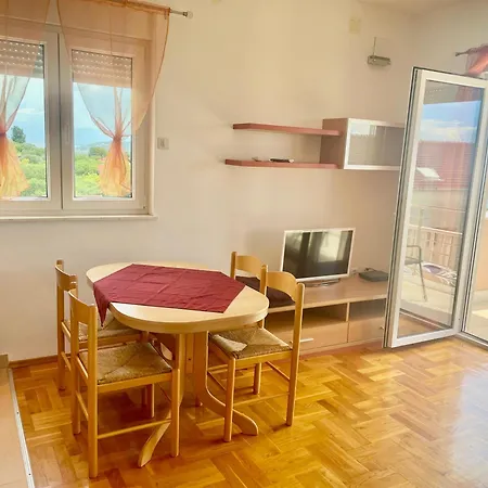 露西安纳别墅酒店 特罗吉尔