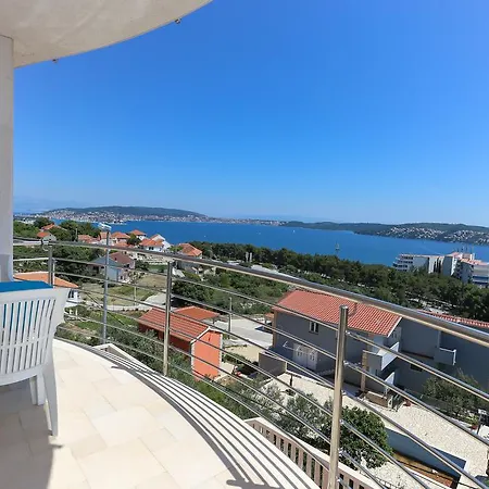 公寓 露西安纳别墅酒店 *